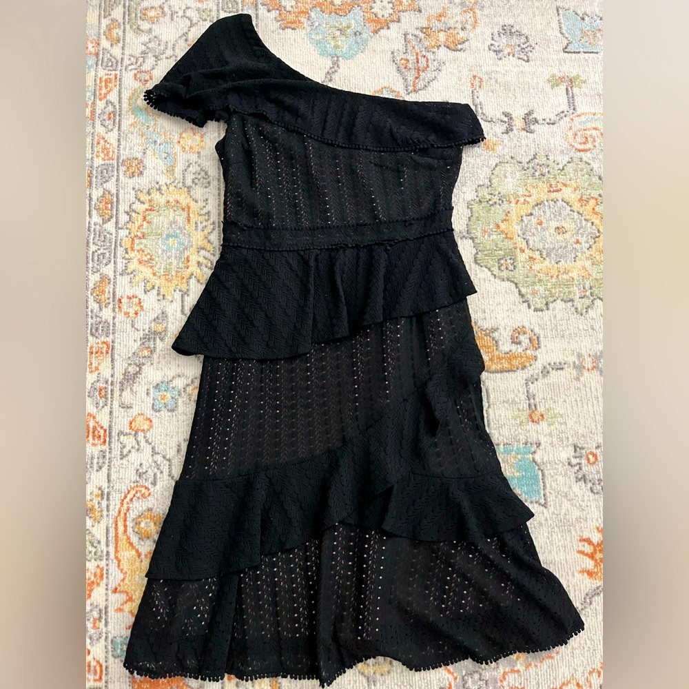 Gianni Bini black one-shoulder, lace, tiered skirt dress